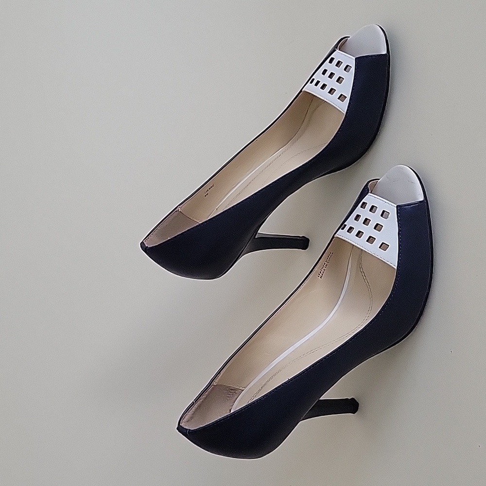 Tahari Heels